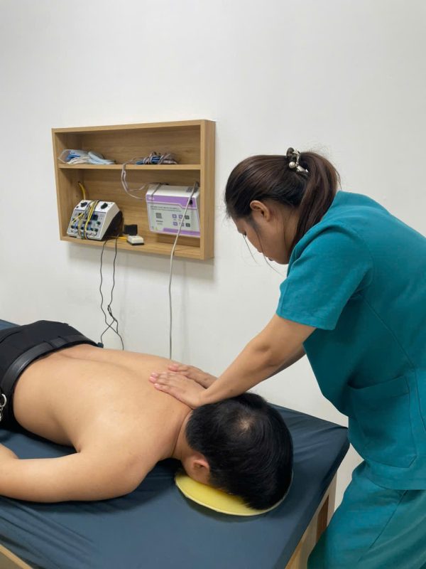 Xoa bóp bấm huyệt giúp tăng cường lưu thông tuần hoàn máu